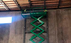 Reinforced steel back supports for large structures